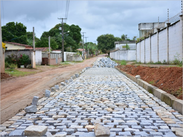 MAIS QUALIDADE DE VIDA EM CARNAÚBA: RUA RECEBENDO CALÇAMENTO!